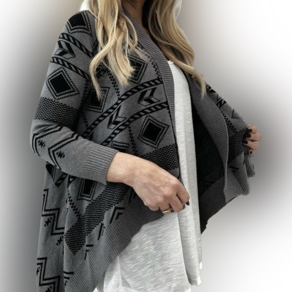 PINK Republic Grey and Black Aztec Waterfall Cardigan (Sz Xs) - Picture 6 of 6